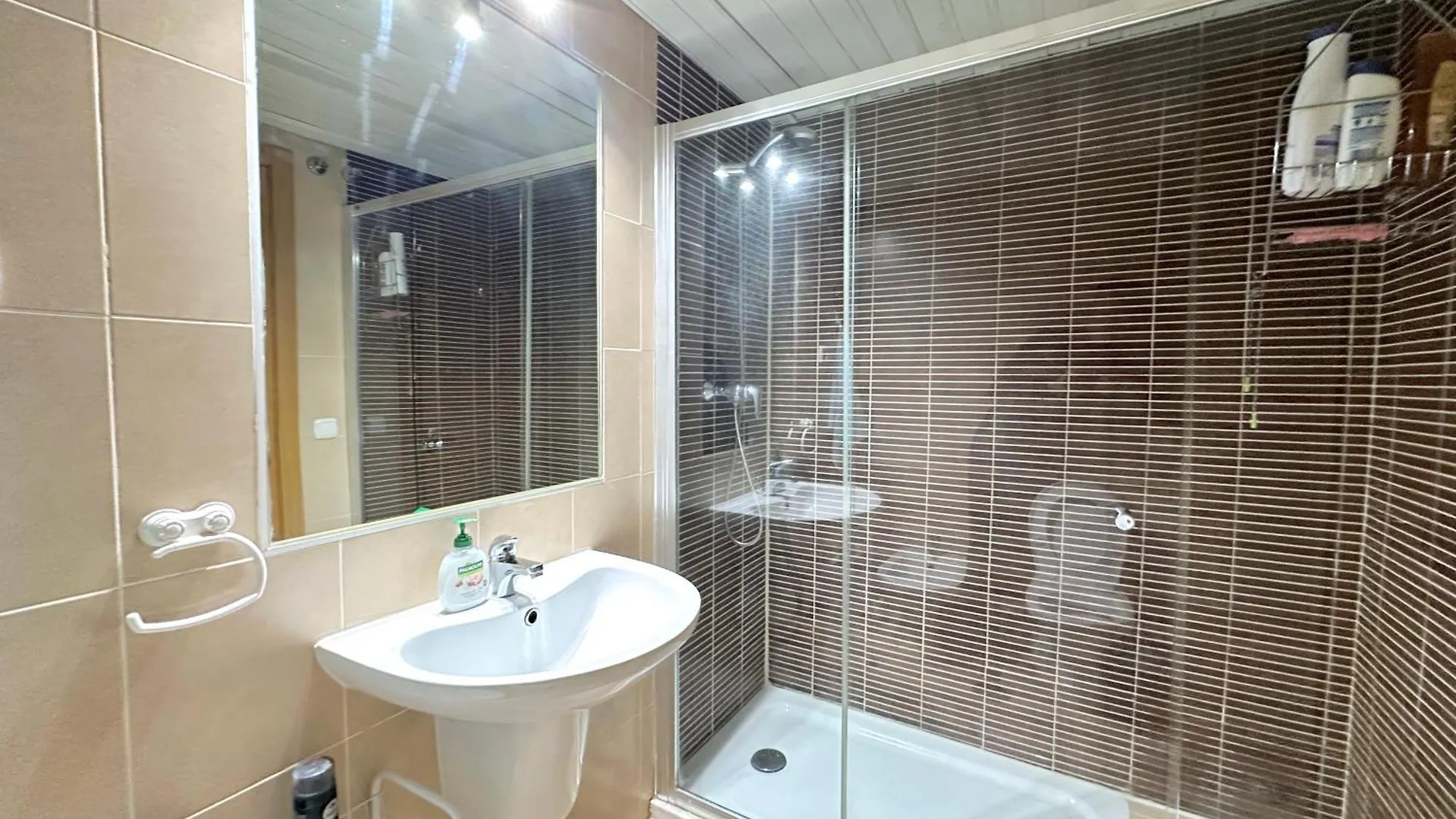 Beautiful 2-Bedroom Frontline Beach Apartment Estepona Spain