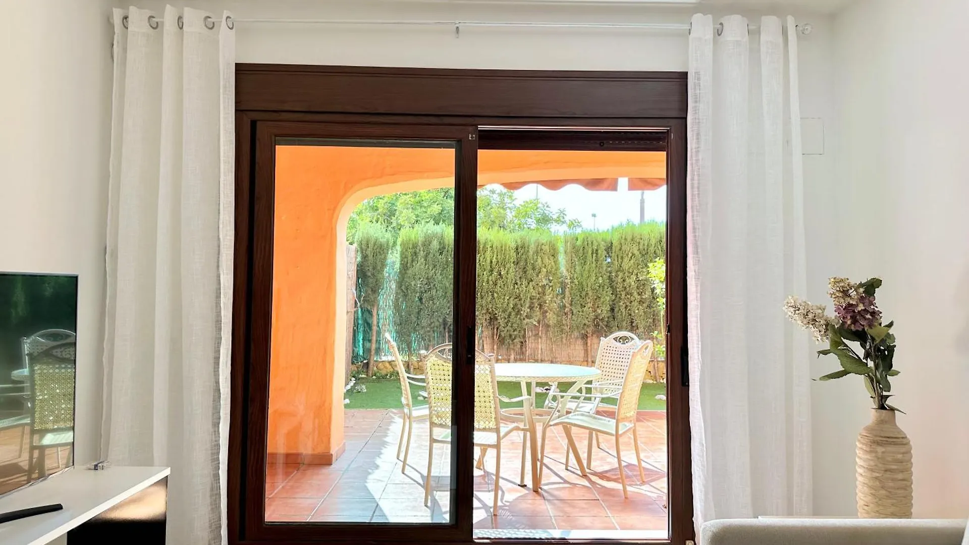 Beautiful 2-Bedroom Frontline Beach Apartment Estepona 0*,