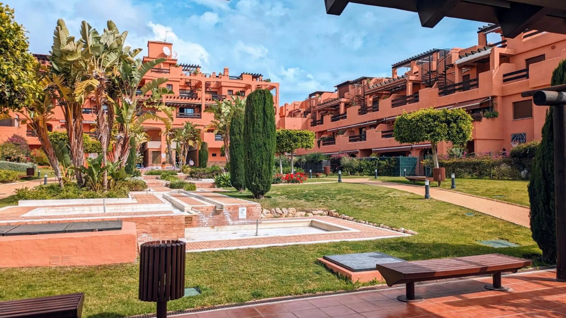 Beautiful 2-Bedroom Frontline Beach Apartment Estepona
