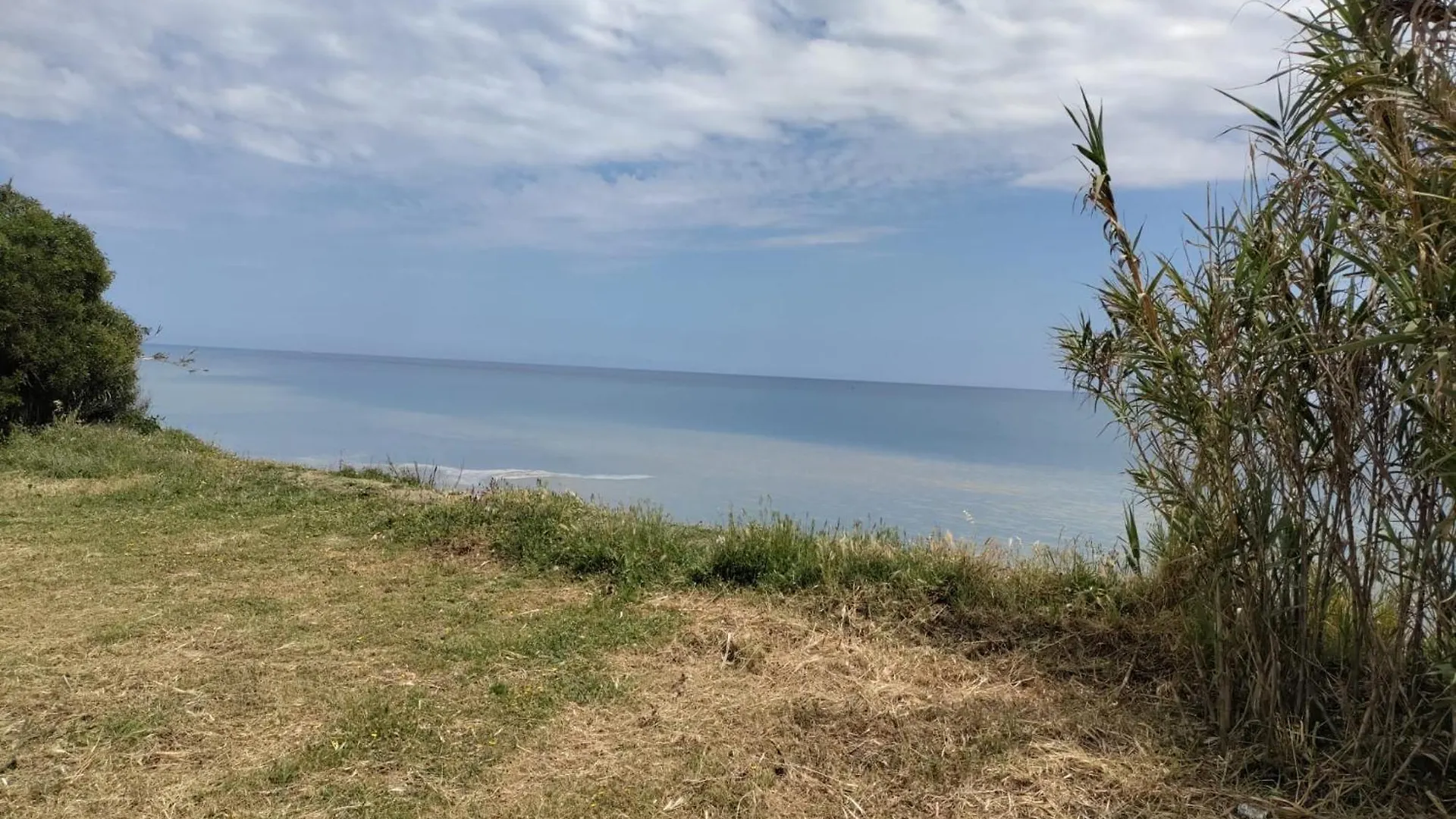 Beautiful 2-Bedroom Frontline Beach Apartment Эстепона 0*,