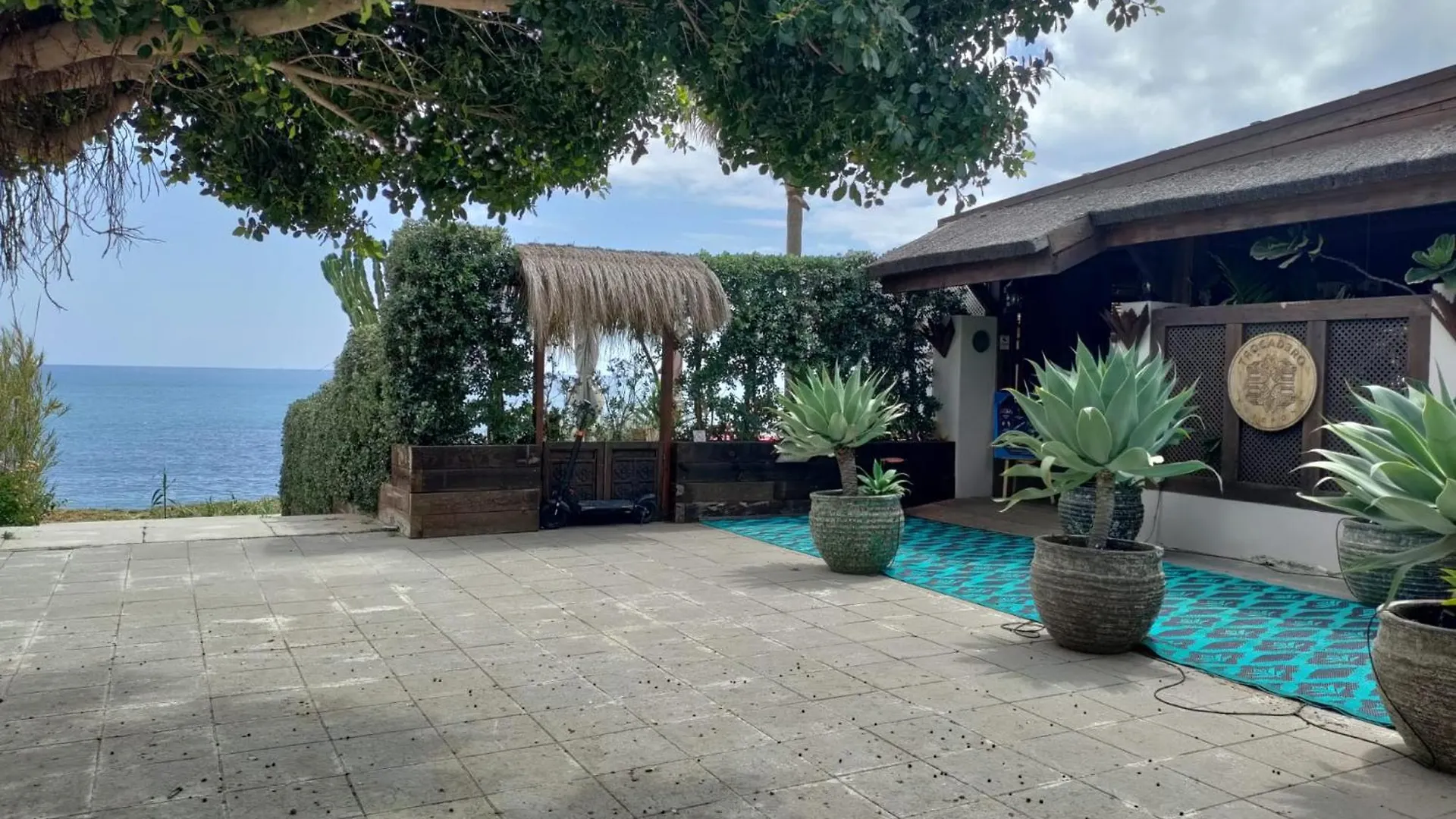 Beautiful 2-Bedroom Frontline Beach Apartment Estepona